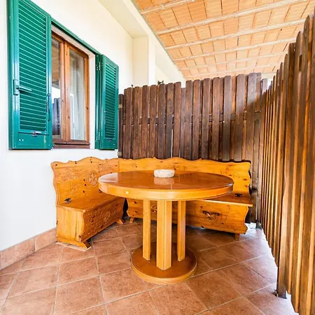 Bilocale Lo Scoglio - Goelba Apartmán *