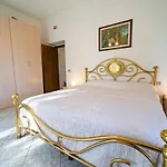 Bilocale Lo Scoglio - Goelba Apartman
