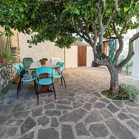 Bilocale Lo Scoglio - Goelba Apartman *